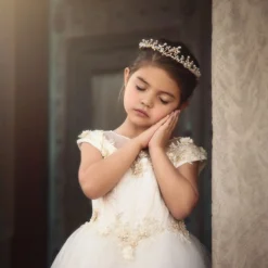 ARABELLA TIARA 7 ARABELLA TIARA -Trish Scully Dresses Outlet Store 2 0fe36bf9 f3a6 489a 8bd8 6b95eaad4e43